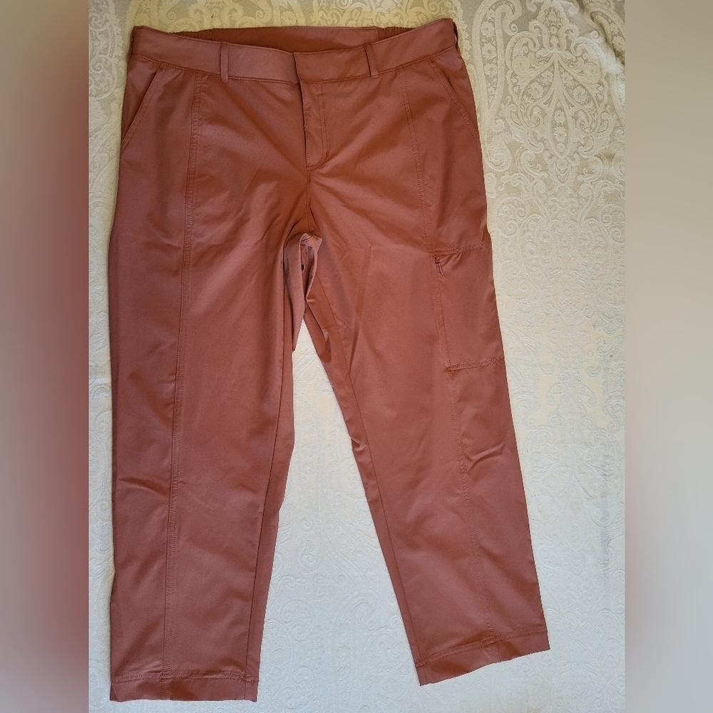 Kirkland Signature Pink Ankle Cropped Travel Pants, Size 12, NWT